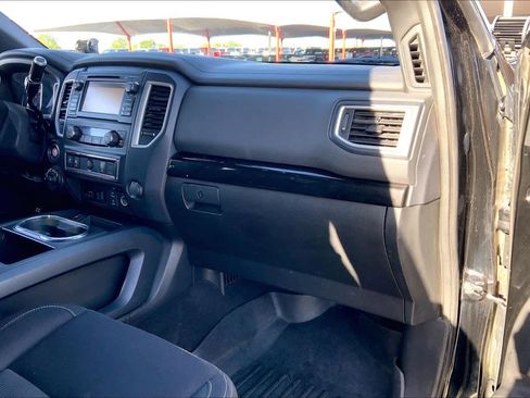 Used 2018 Nissan Titan SV w/ SV Convenience Package AWD/4WD image 19