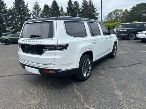 Used 2022 Jeep Grand Wagoneer Series III AWD/4WD image 4