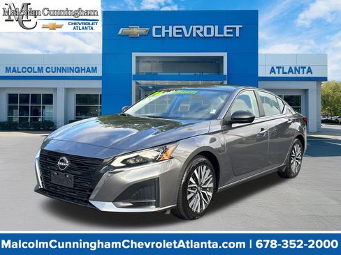 Used 2024 Nissan Altima 2.5 SV FWD image 1
