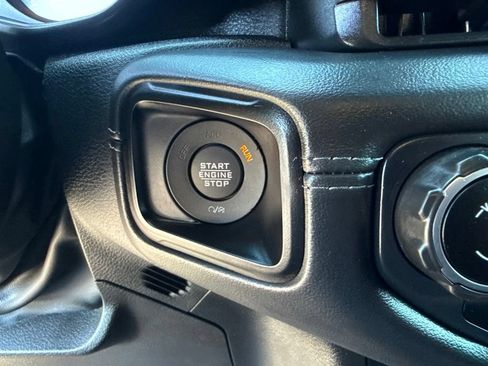 Used 2025 Jeep Wrangler Unlimited Rubicon AWD/4WD image 21