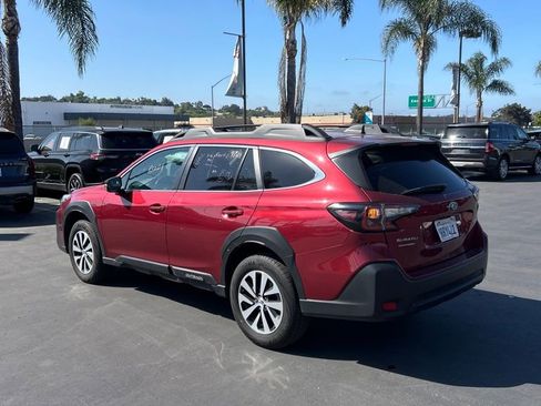 Used 2025 Subaru Outback Premium image 8