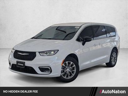 New 2026 Chrysler Pacifica Select