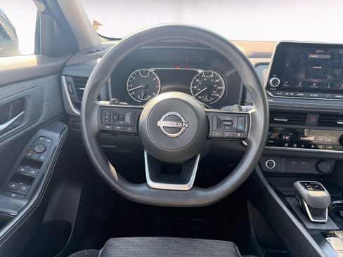 Used 2023 Nissan Rogue SV AWD/4WD image 12