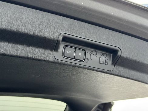 Certified 2023 Ford Explorer Limited w/ Equipment Group 301A image 39