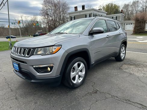 Used 2019 Jeep Compass Latitude w/ Popular Equipment Group image 3