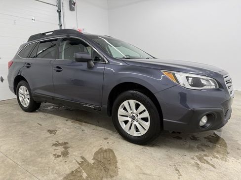 Used 2015 Subaru Outback 2.5i Premium image 3