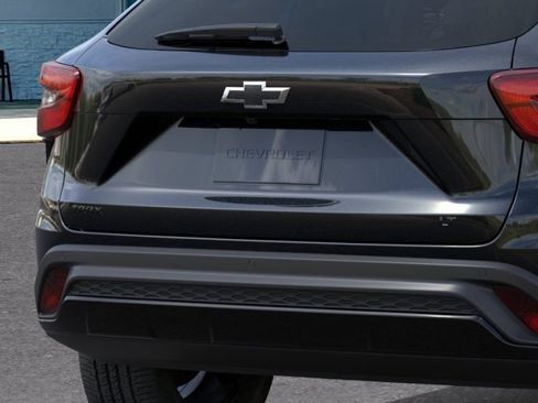 New 2026 Chevrolet Trax LT w/ Driver Confidence Package FWD image 35