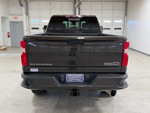 Used 2020 Chevrolet Silverado 2500 High Country AWD/4WD image 3
