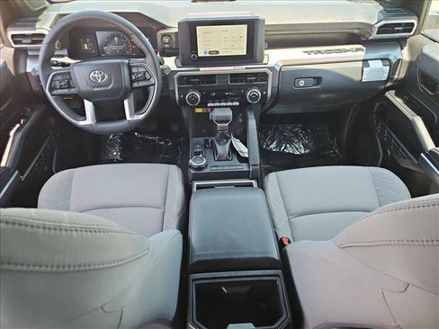 Used 2025 Toyota Tacoma SR5 AWD/4WD image 22