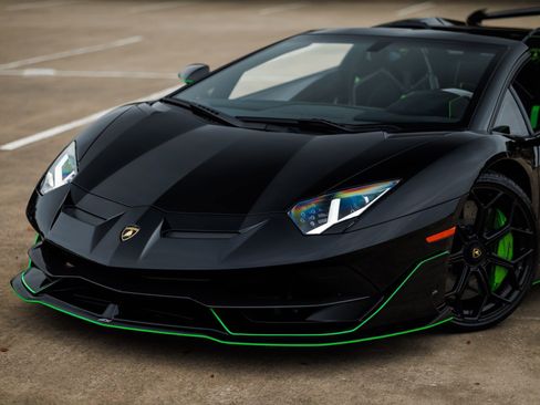 Used 2021 Lamborghini Aventador SVJ image 25