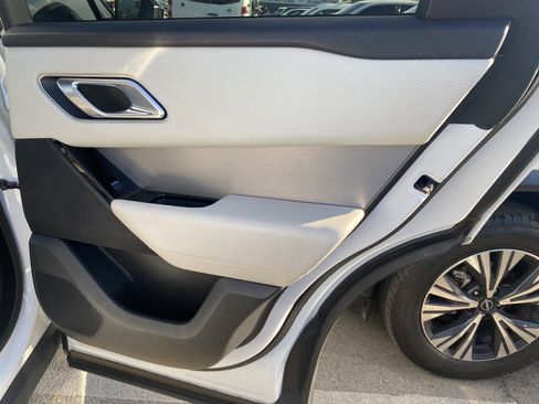 Used 2020 Land Rover Range Rover Velar R-Dynamic S image 16