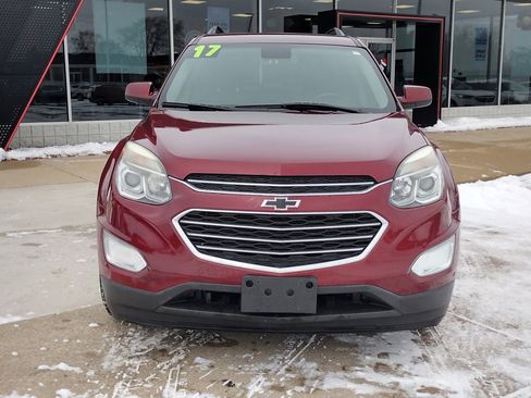 Used 2017 Chevrolet Equinox LT image 2