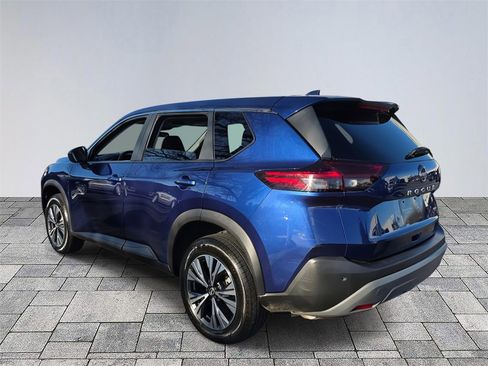 Used 2023 Nissan Rogue SV image 5