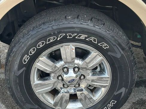 Used 2012 Ford F150 Lariat w/ Lariat Chrome Pkg image 33