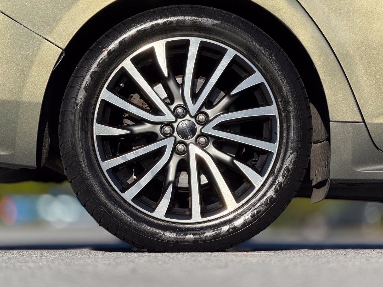 Used 2017 Lincoln Continental Select FWD image 20
