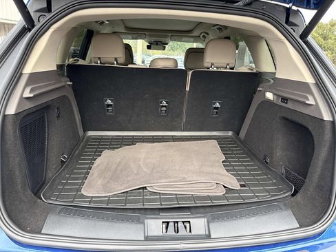 Certified 2020 Lincoln Corsair Reserve image 11