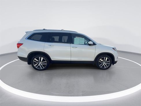Used 2018 Honda Pilot Elite image 16