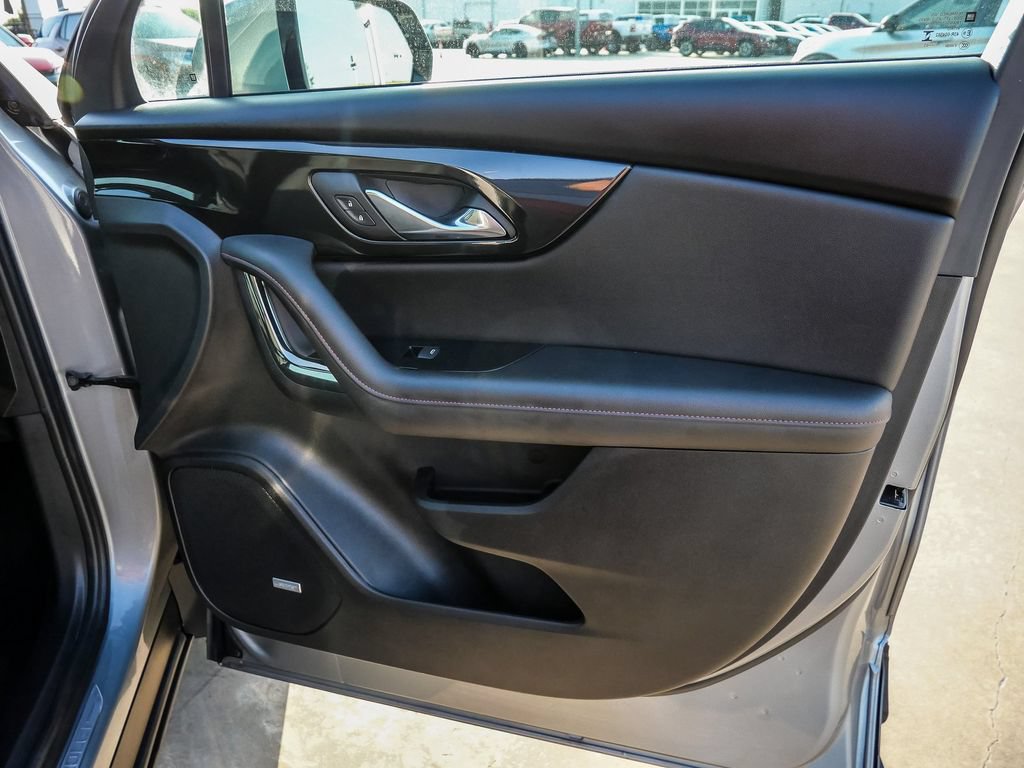 Used 2025 Chevrolet Blazer RS FWD image 22