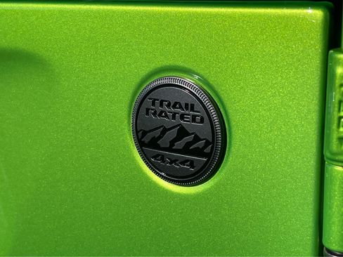 New 2025 Jeep Gladiator Sport image 9