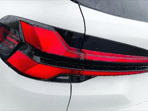 Used 2025 BMW X5 M Competition w/ Executive Package image 14