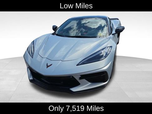 Used 2021 Chevrolet Corvette Stingray Preferred Conv w/ Z51 Performance Package RWD image 2