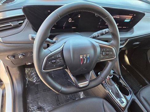 Used 2024 Buick Encore GX Sport Touring image 10