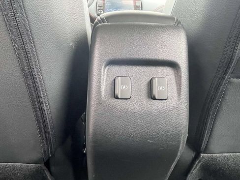 Used 2023 Nissan Kicks SR w/ SR Premium Package FWD image 12