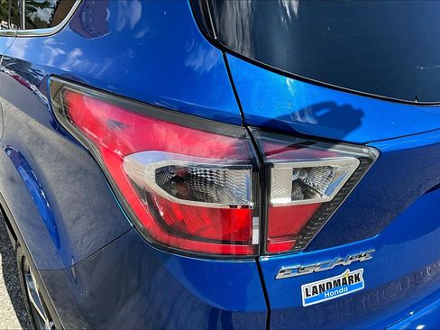 Used 2017 Ford Escape SE w/ Equipment Group 201A image 31