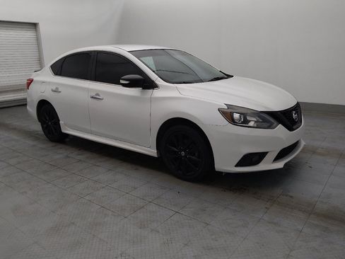 Used 2018 Nissan Sentra SR w/ SR Midnight Edition Package image 11