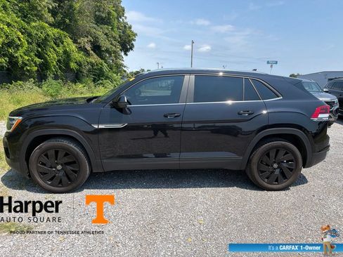 Used 2024 Volkswagen Atlas Cross Sport SE AWD/4WD image 2