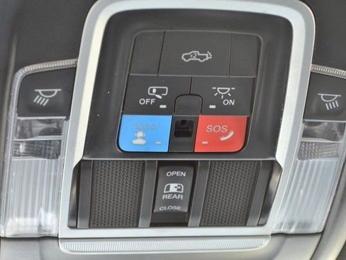 Used 2025 RAM 1500 Big Horn AWD/4WD image 31