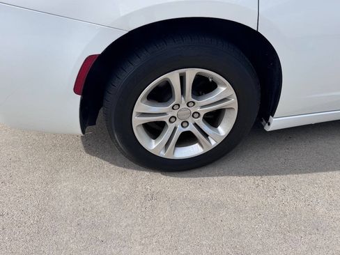 Used 2022 Dodge Charger SXT RWD image 5