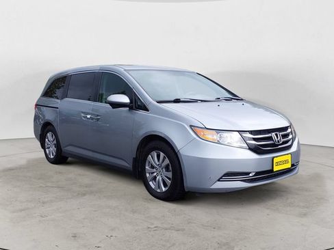 Used 2016 Honda Odyssey SE image 3