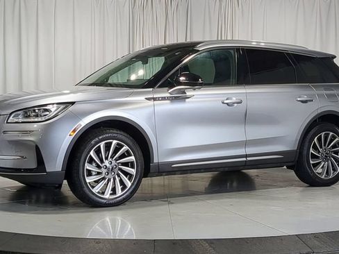 Used 2023 Lincoln Corsair Reserve w/ Equipment Group 201A AWD/4WD image 4