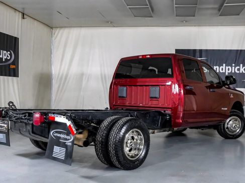 Used 2022 RAM 3500 Tradesman w/ Chrome Appearance Group AWD/4WD image 8