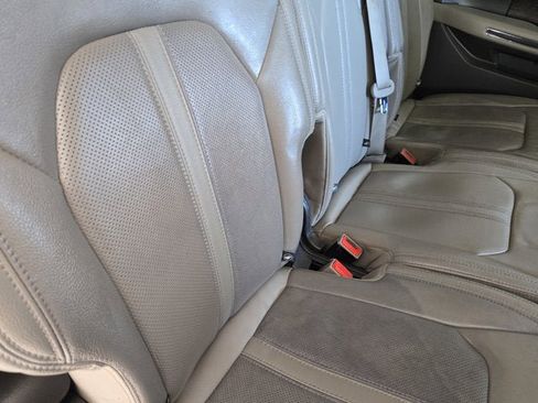 Used 2019 Ford Expedition Max Limited w/ Equipment Group 302A image 10