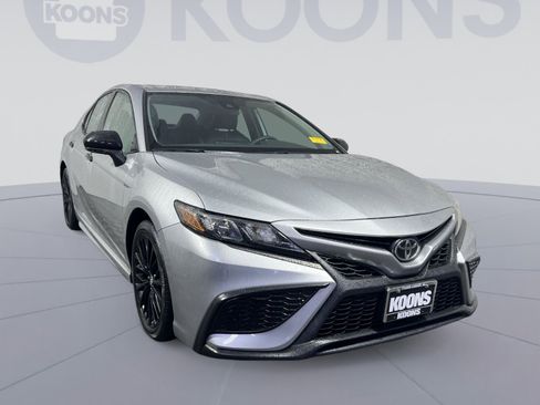 Used 2022 Toyota Camry SE image 10