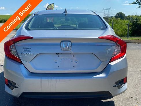 Used 2018 Honda Civic EX image 8