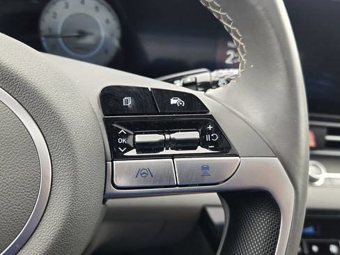 Certified 2025 Hyundai Elantra SEL FWD image 24