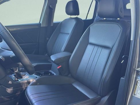 Used 2023 Volkswagen Tiguan SE FWD image 25