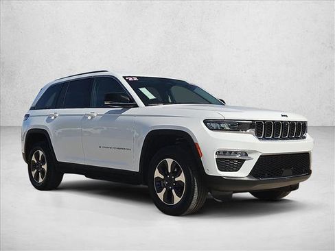 Used 2022 Jeep Grand Cherokee Limited 4xe w/ Luxury Tech Group II AWD/4WD image 3