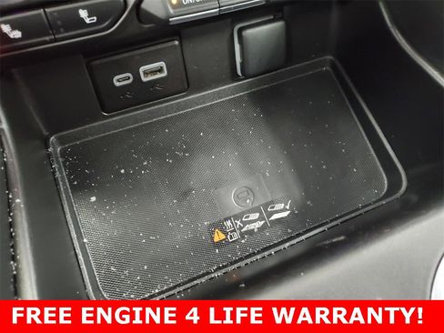 Used 2023 Chevrolet Suburban Z71 w/ Luxury Package image 27