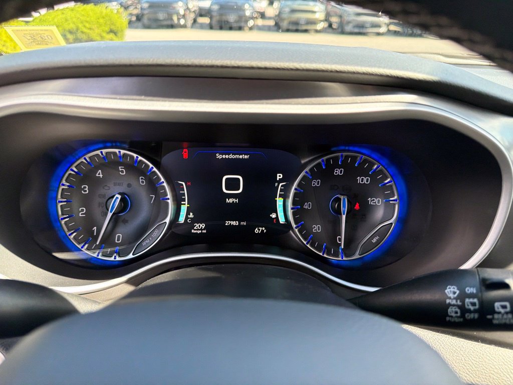 Used 2025 Chrysler Pacifica Select FWD image 23