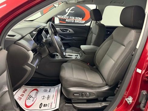 Used 2020 Chevrolet Traverse LT image 11