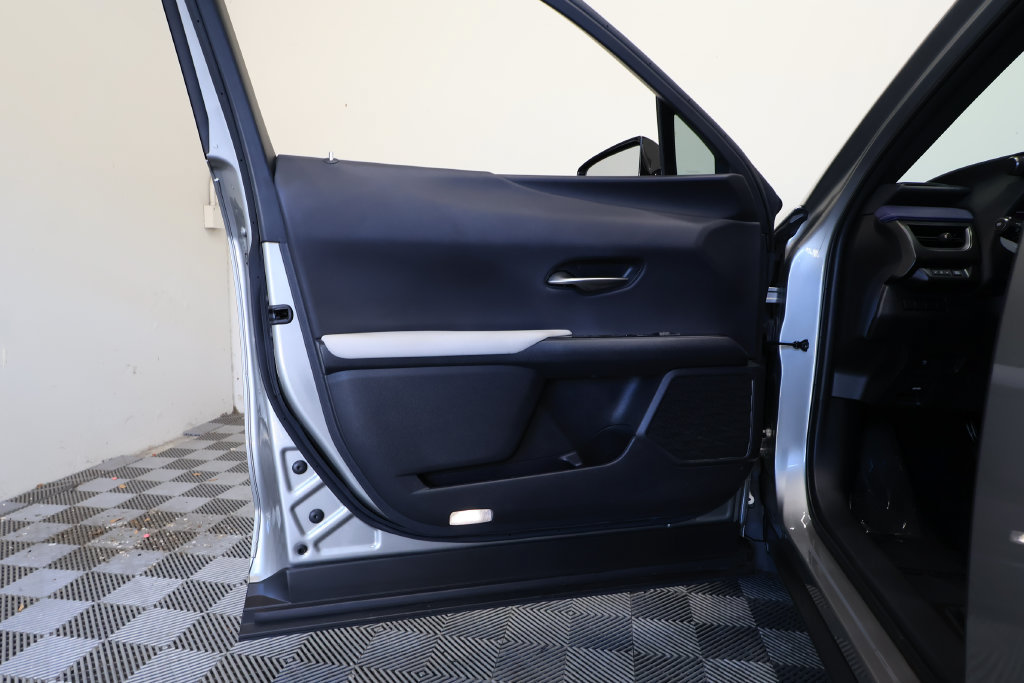 Used 2021 Lexus UX 250h w/ Accessory Package (Z1) AWD/4WD image 15