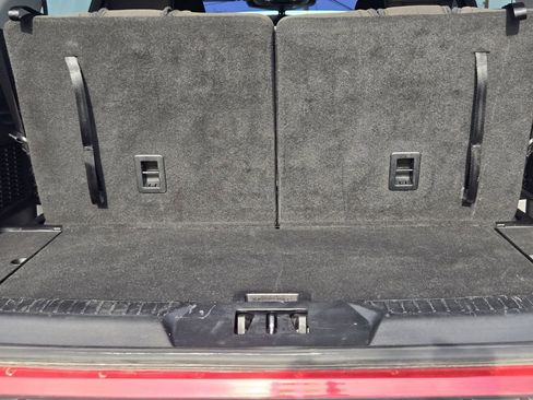 Used 2021 Ford Explorer XLT image 30