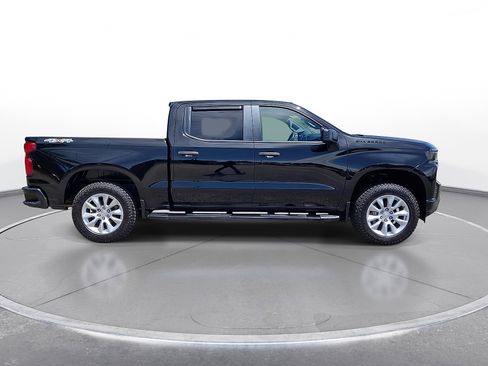Used 2020 Chevrolet Silverado 1500 Custom w/ Custom Value Package AWD/4WD image 9