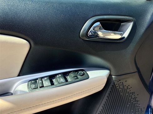 Used 2018 Dodge Journey SE w/ Connectivity Group image 17