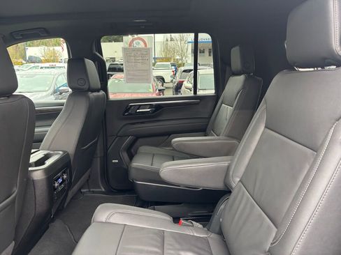 Certified 2025 Chevrolet Suburban LT w/ Comfort Package image 14