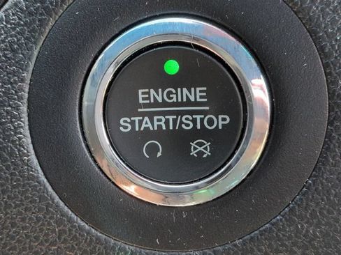 Used 2016 Ford Explorer XLT w/ Equipment Group 202A FWD image 28